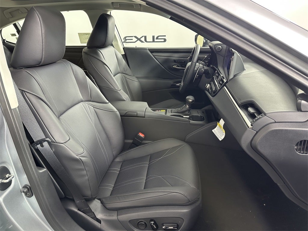 2025 Lexus ES 350 Ultra Luxury