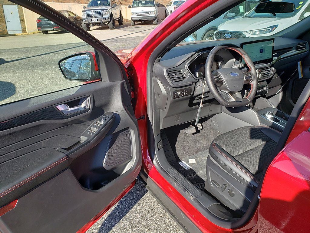 2026 Ford Escape Hybrid ST-Line Select