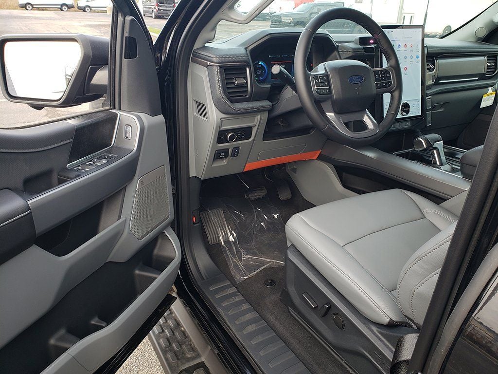 2025 Ford F-150 Lightning Flash