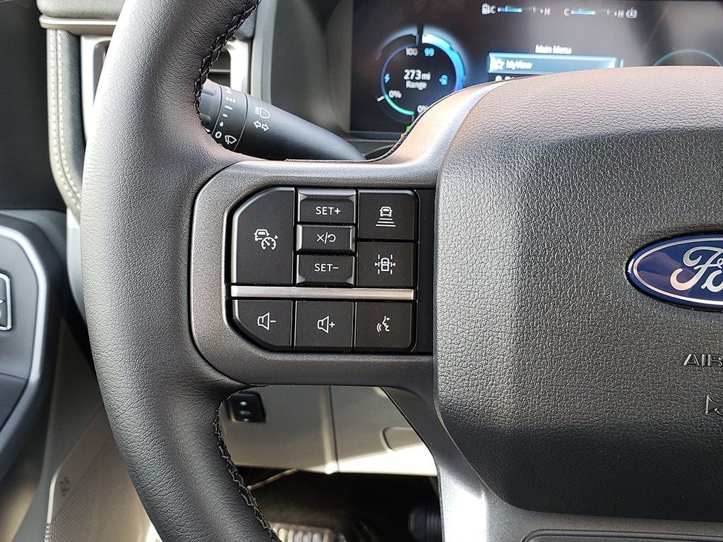 2025 Ford F-150 Lightning Flash