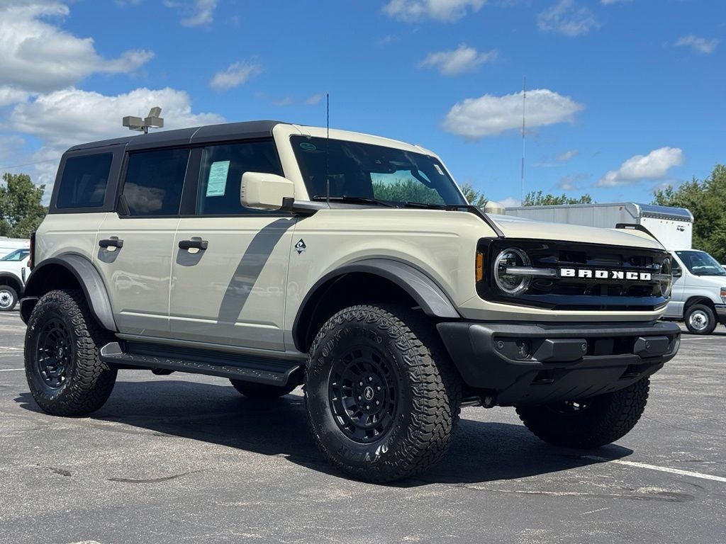 2026 Ford Bronco Outer Banks®