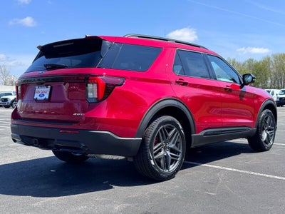 2026 Ford Explorer ST-Line