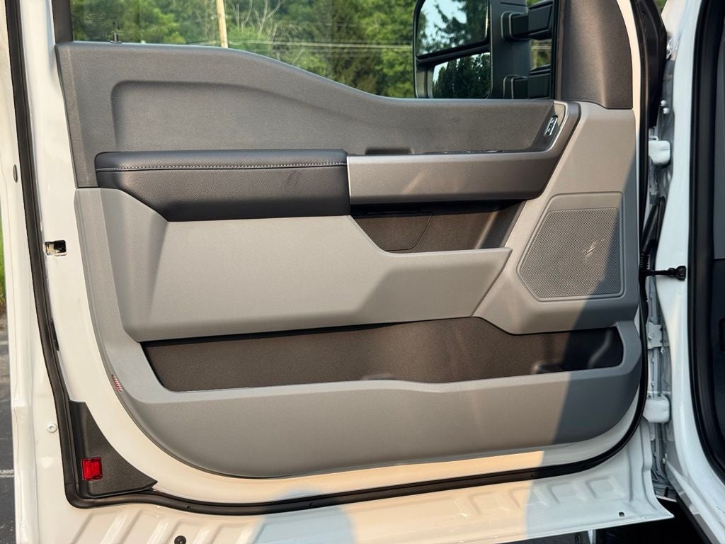 2026 Ford Super Duty F-350® XLT
