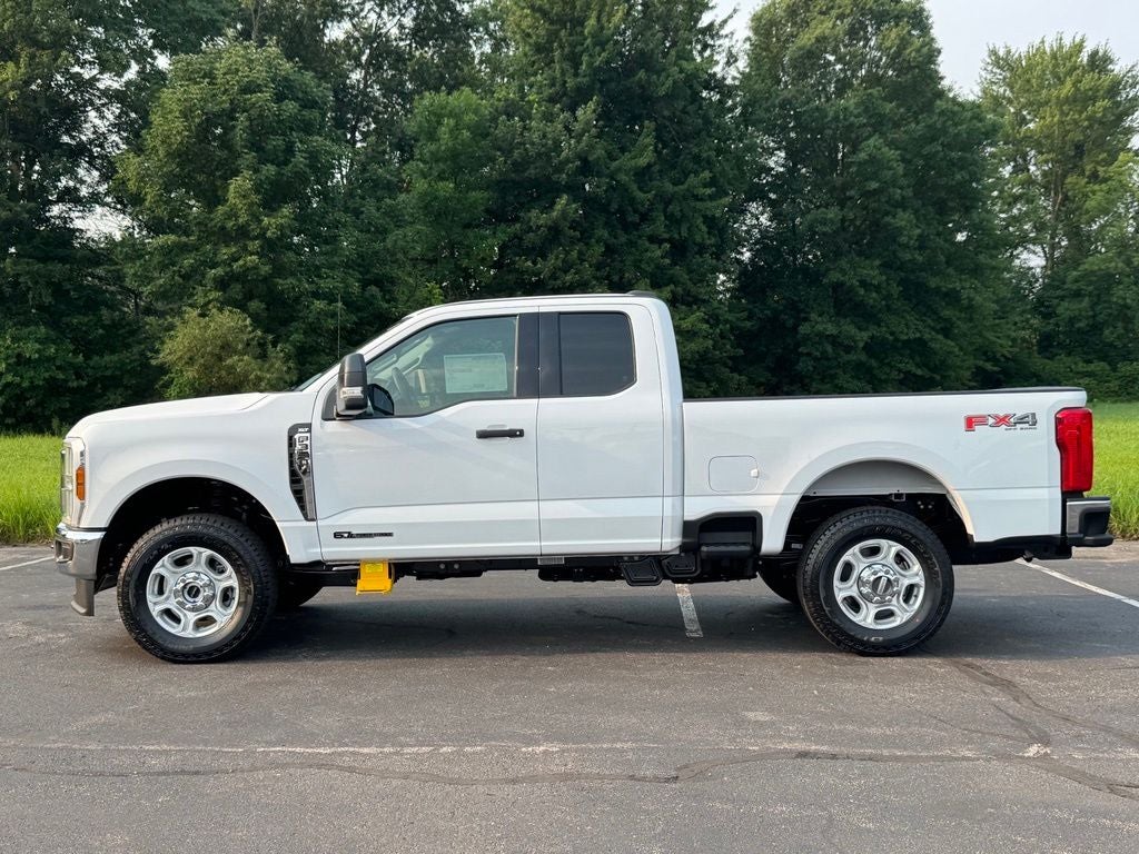 2026 Ford Super Duty F-350® XLT