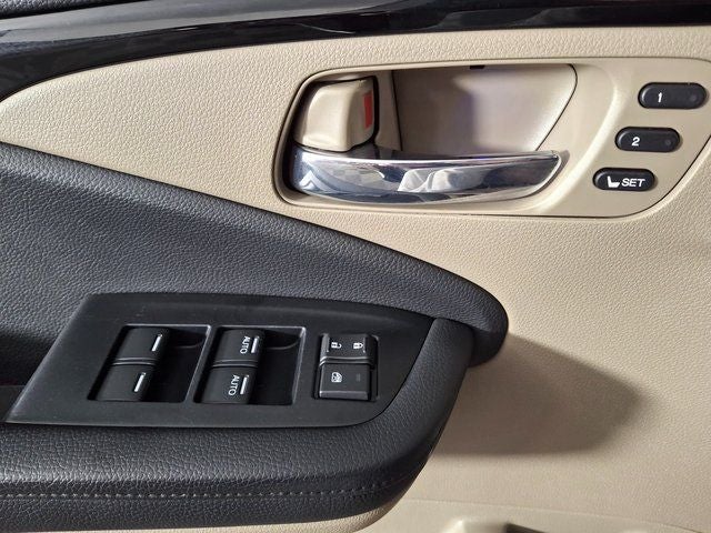 2021 Honda Pilot Touring 8 Passenger