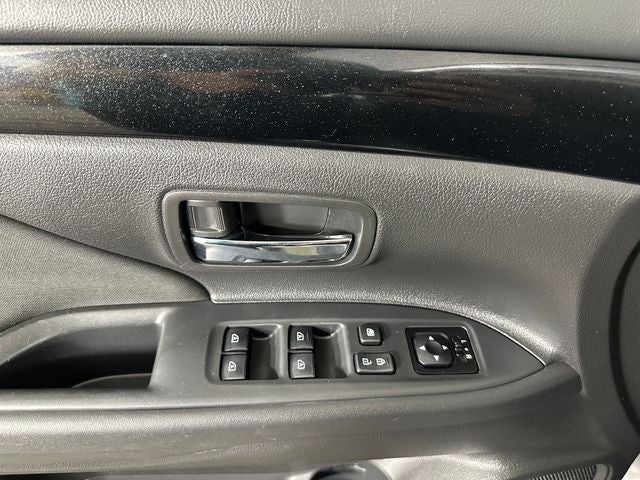 2020 Mitsubishi Outlander Base