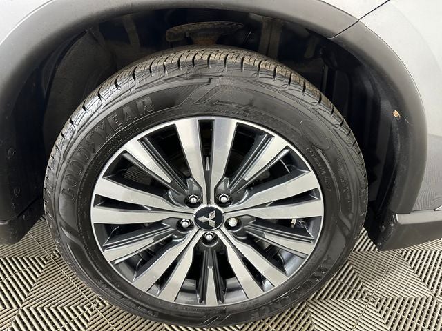 2020 Mitsubishi Outlander Base