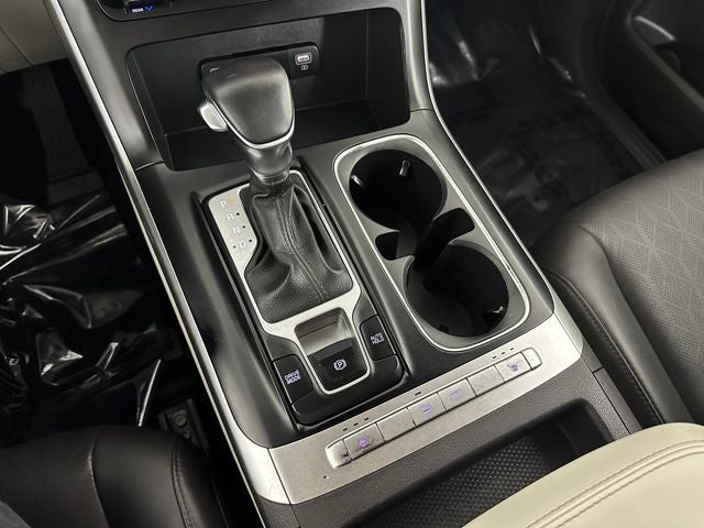 2023 Kia Carnival LX Seat Package