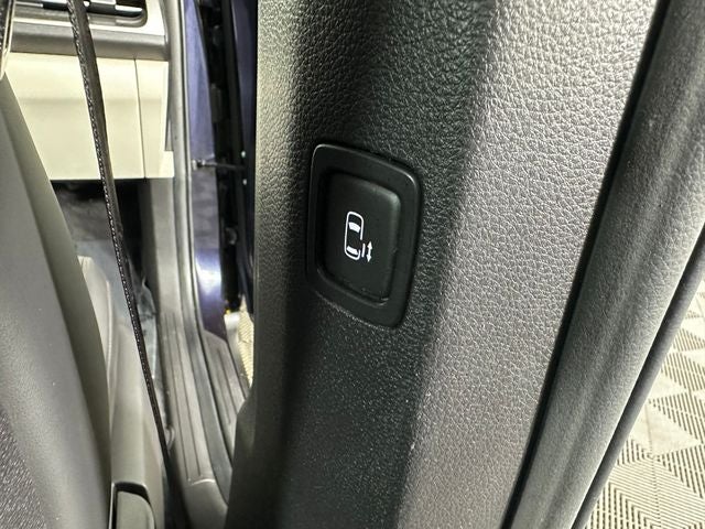 2023 Kia Carnival LX Seat Package