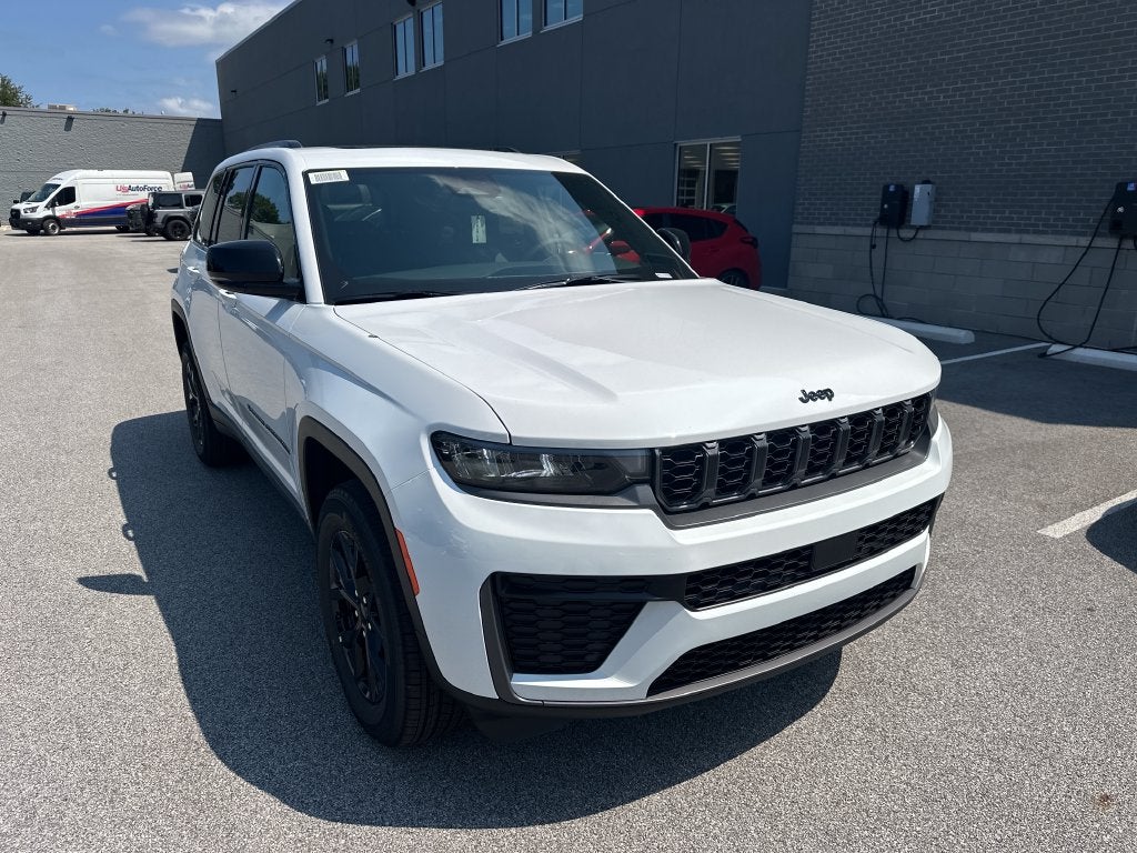 2026 Jeep Grand Cherokee GRAND CHEROKEE LAREDO ALTITUDE 4X4