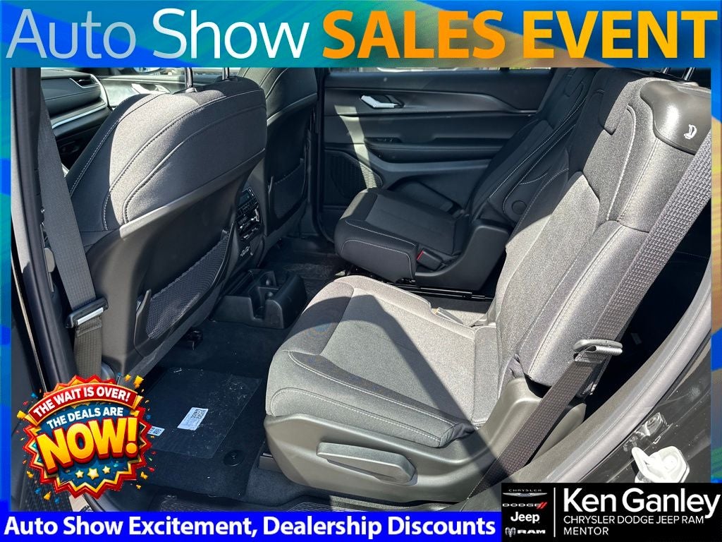 2025 Jeep Grand Cherokee GRAND CHEROKEE L LAREDO X 4X4