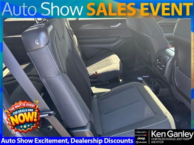2025 Jeep Grand Cherokee GRAND CHEROKEE L LAREDO X 4X4