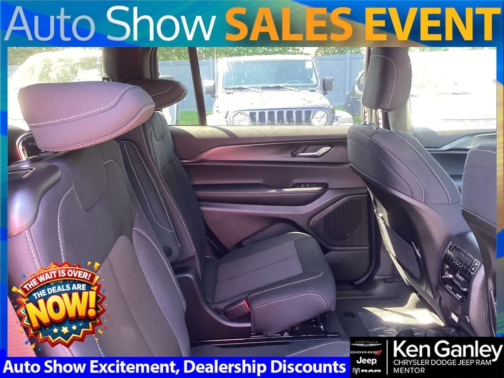 2025 Jeep Grand Cherokee GRAND CHEROKEE L LAREDO X 4X4