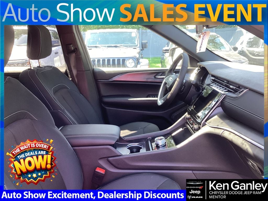 2025 Jeep Grand Cherokee GRAND CHEROKEE L LAREDO X 4X4