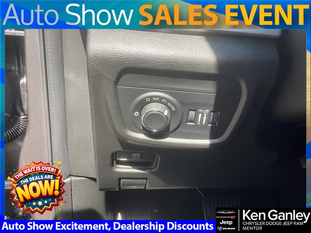 2025 Jeep Grand Cherokee GRAND CHEROKEE L LAREDO X 4X4
