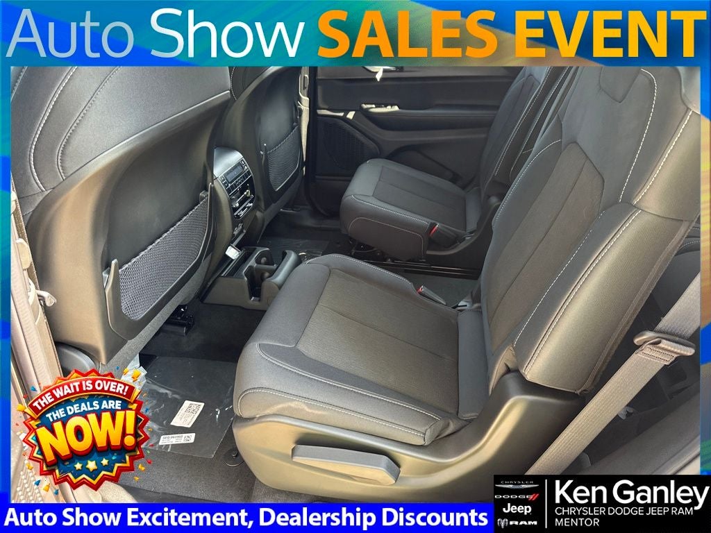 2025 Jeep Grand Cherokee GRAND CHEROKEE L LAREDO X 4X4