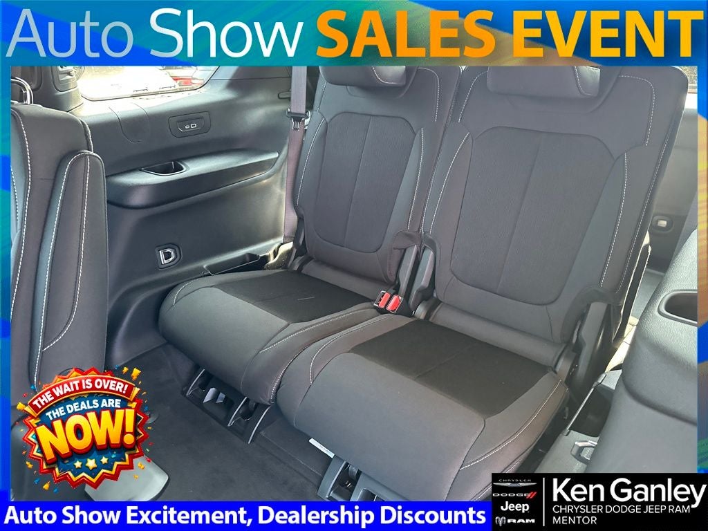 2025 Jeep Grand Cherokee GRAND CHEROKEE L LAREDO X 4X4