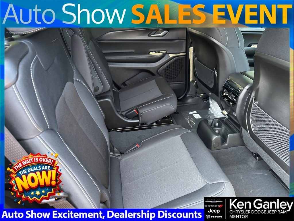 2025 Jeep Grand Cherokee GRAND CHEROKEE L LAREDO X 4X4