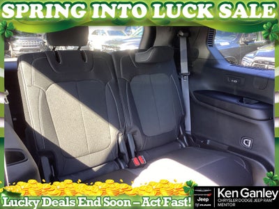 2025 Jeep Grand Cherokee GRAND CHEROKEE L LAREDO X 4X4