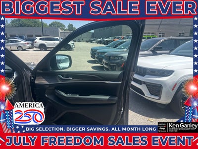 2026 Jeep Grand Cherokee GRAND CHEROKEE L LAREDO ALTITUDE 4X4