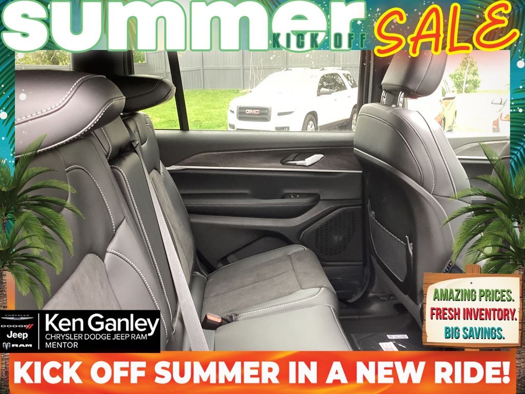 2026 Jeep Grand Cherokee GRAND CHEROKEE L LAREDO ALTITUDE 4X4