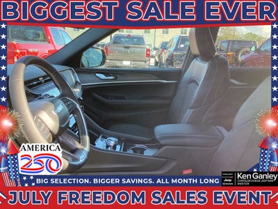 2026 Jeep Grand Cherokee GRAND CHEROKEE L LAREDO ALTITUDE 4X4