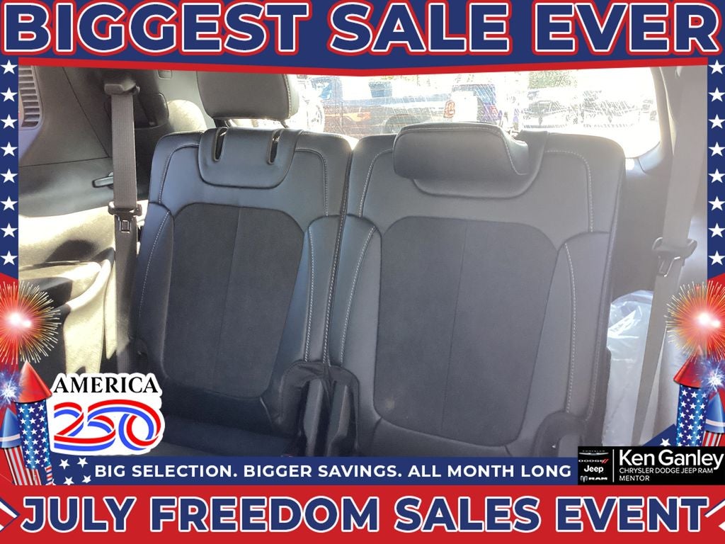 2026 Jeep Grand Cherokee GRAND CHEROKEE L LAREDO ALTITUDE 4X4