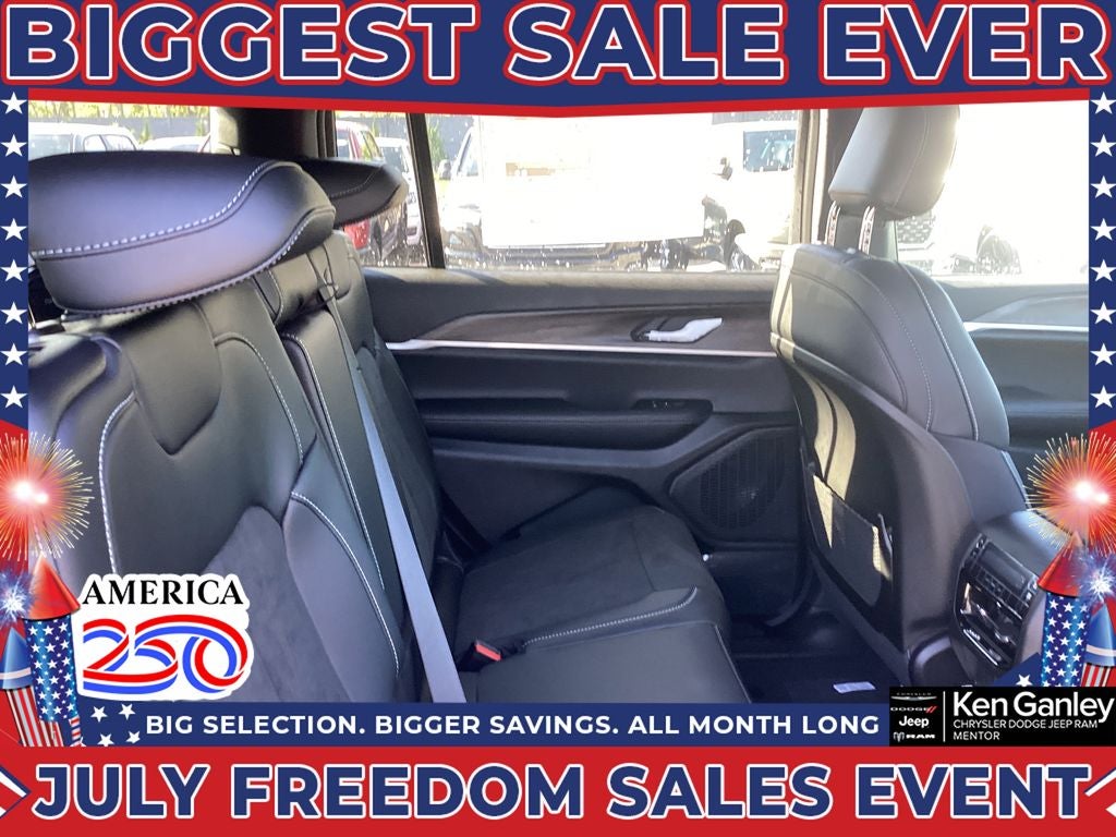 2026 Jeep Grand Cherokee GRAND CHEROKEE L LAREDO ALTITUDE 4X4