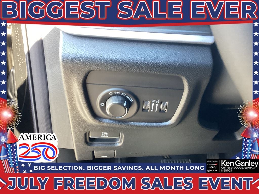 2026 Jeep Grand Cherokee GRAND CHEROKEE L LAREDO ALTITUDE 4X4