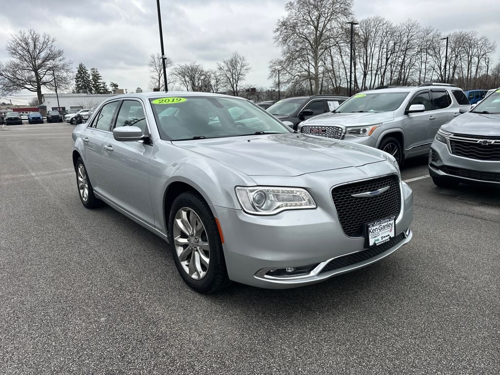 2019 Chrysler 300 Touring AWD