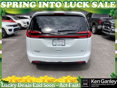 2026 Chrysler Pacifica PACIFICA SELECT AWD