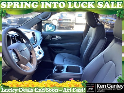 2026 Chrysler Pacifica PACIFICA SELECT AWD