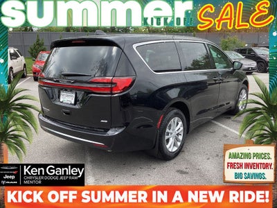 2027 Chrysler Pacifica PACIFICA SELECT AWD