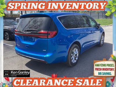 2026 Chrysler Pacifica PACIFICA SELECT AWD