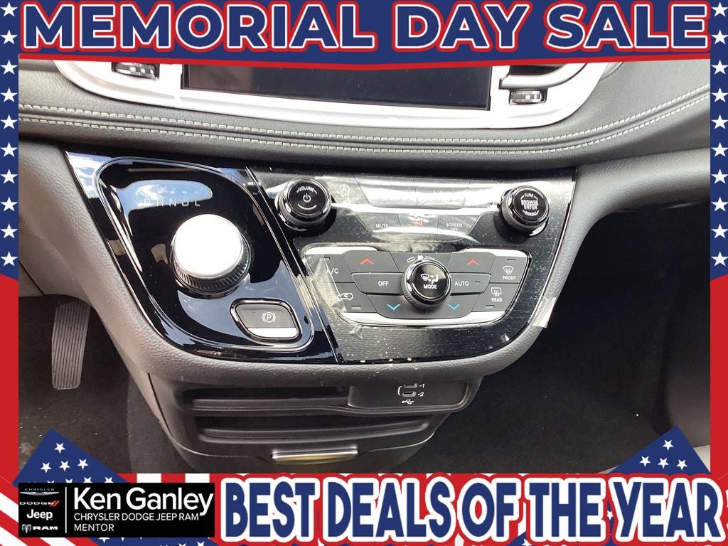 2026 Chrysler Pacifica PACIFICA SELECT AWD