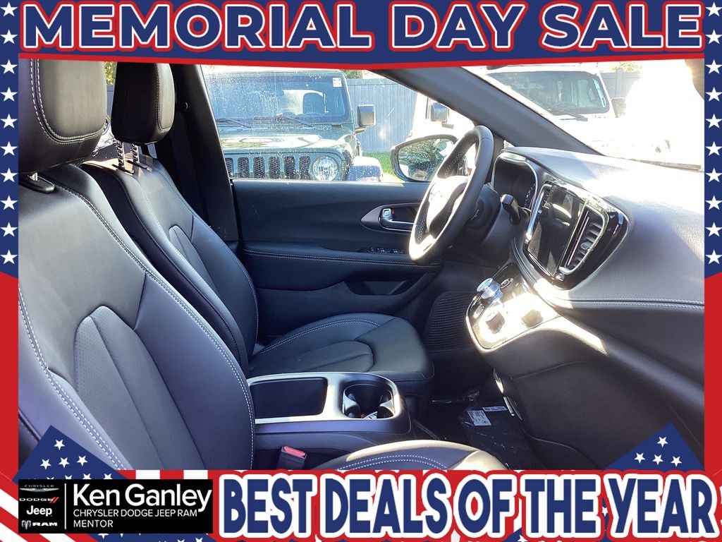 2026 Chrysler Pacifica PACIFICA SELECT AWD