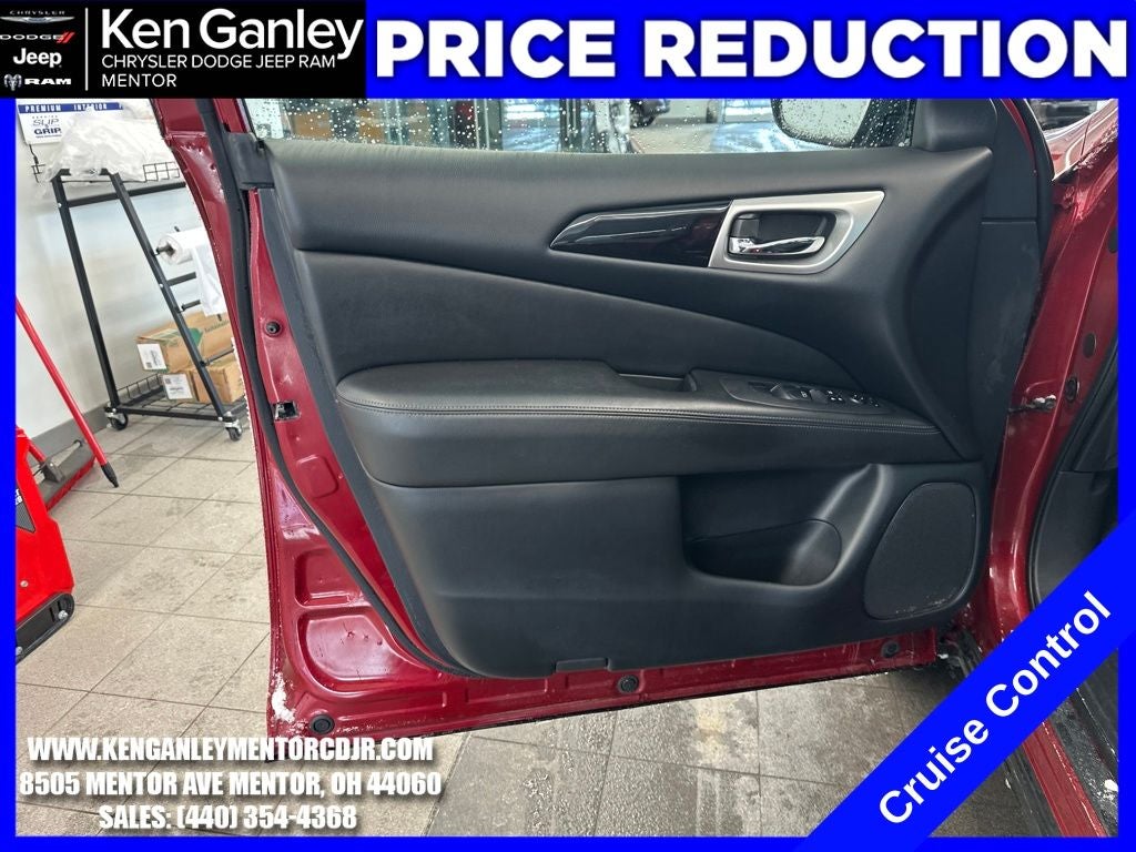 2018 Nissan Pathfinder SV