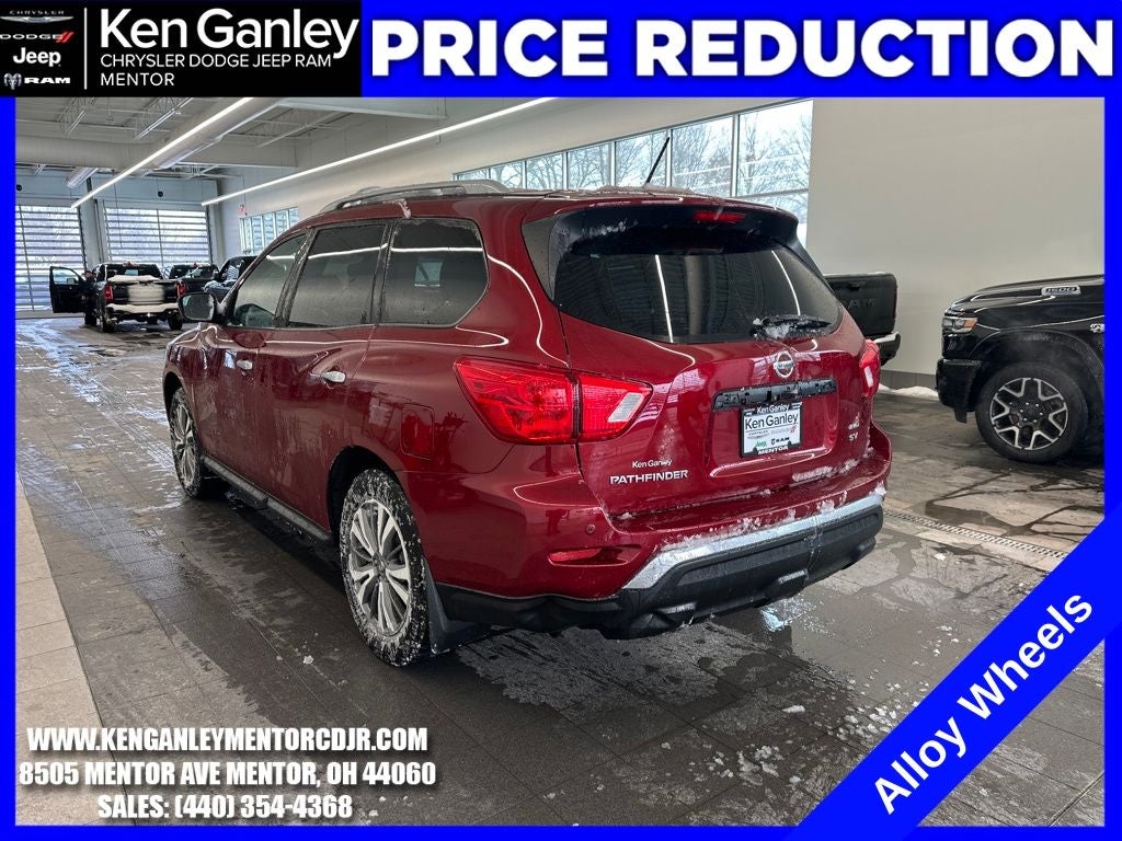 2018 Nissan Pathfinder SV