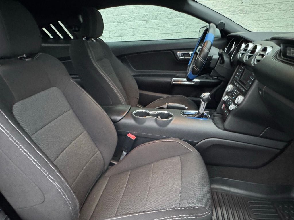 2016 Ford Mustang V6