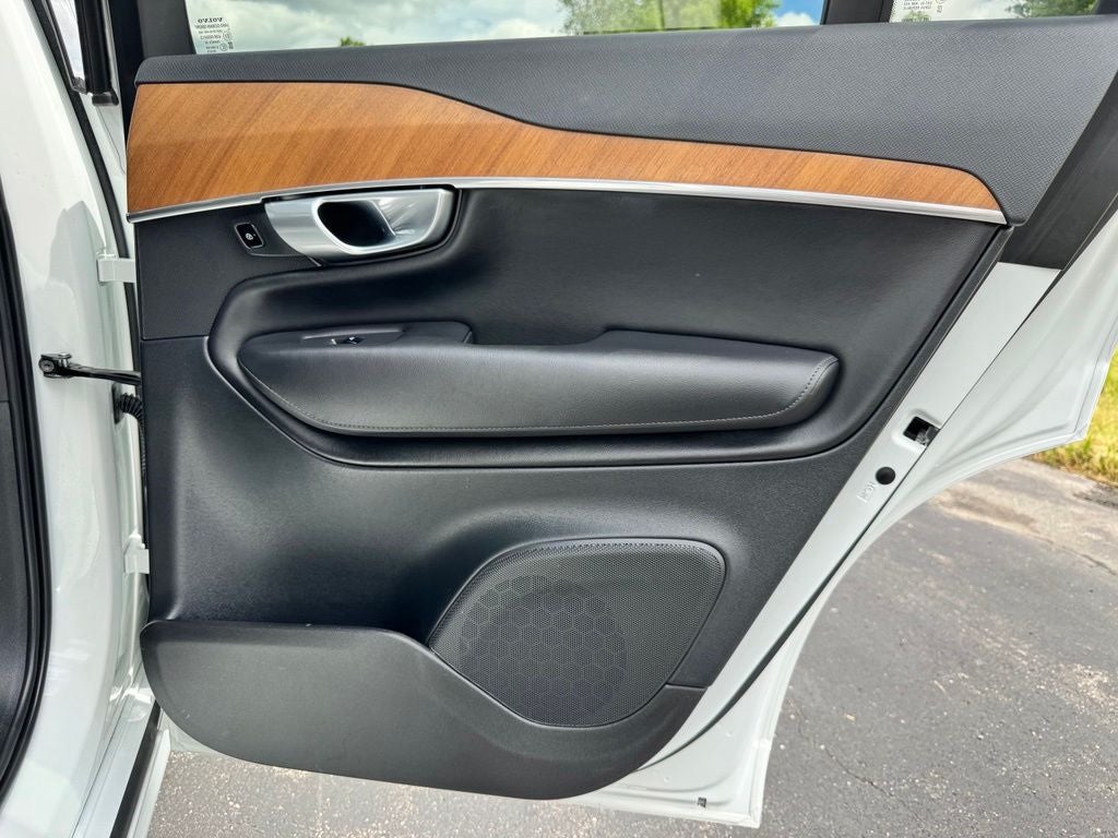 2024 Volvo XC90 Recharge Plug-In Hybrid T8 Plus Bright Theme 7 Passenger