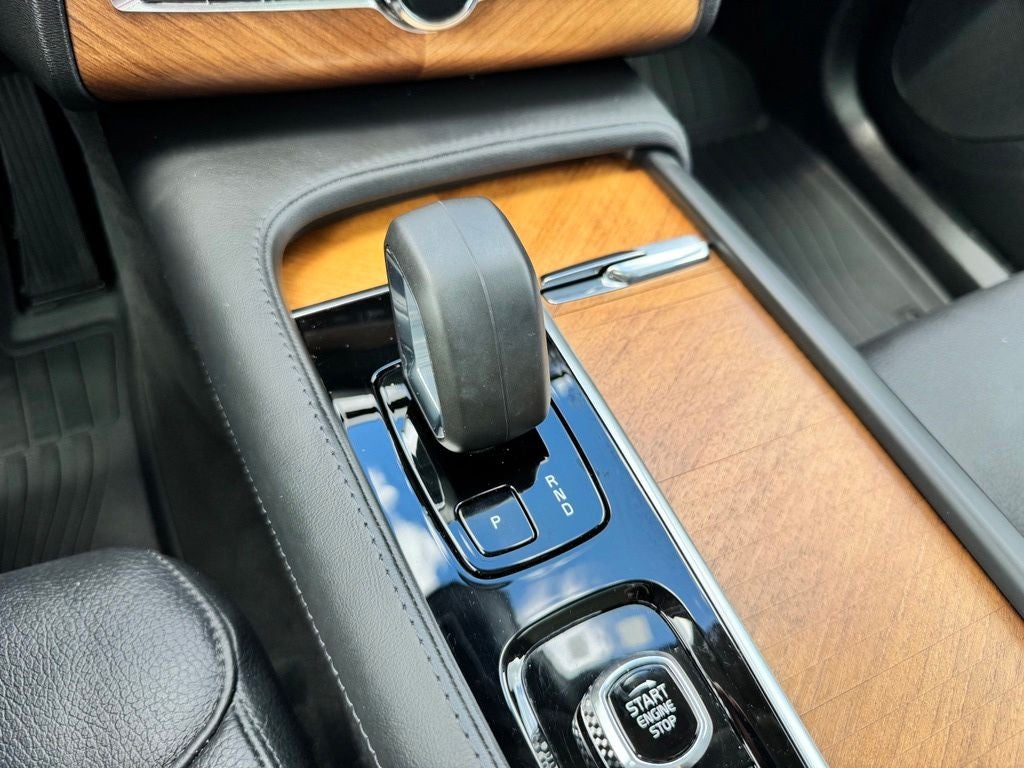 2024 Volvo XC90 Recharge Plug-In Hybrid T8 Plus Bright Theme 7 Passenger
