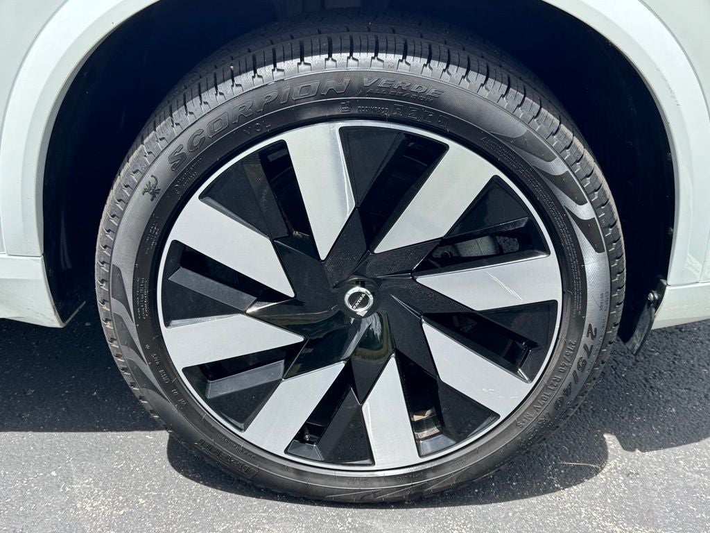 2024 Volvo XC90 Recharge Plug-In Hybrid T8 Plus Bright Theme 7 Passenger