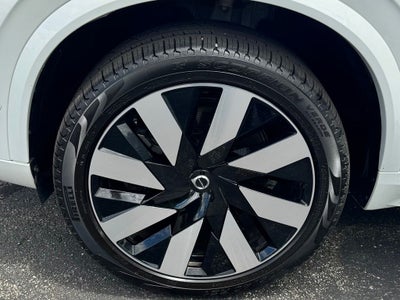 2024 Volvo XC90 Recharge Plug-In Hybrid T8 Plus Bright Theme 7 Passenger