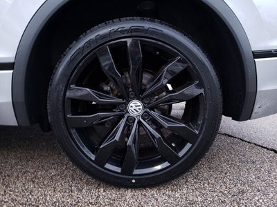 2021 Volkswagen Tiguan 2.0T SE R-Line Black