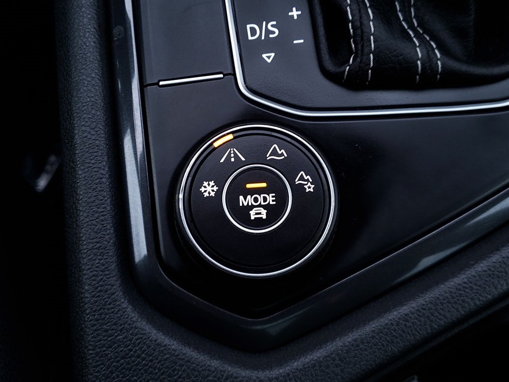 2021 Volkswagen Tiguan 2.0T SE R-Line Black