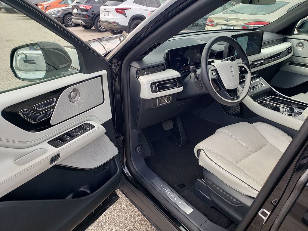 2025 Lincoln Aviator Black Label