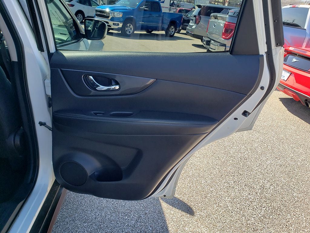 2017 Nissan Rogue SV