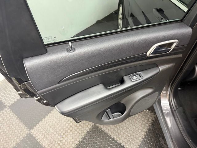 2019 Jeep Grand Cherokee Laredo E