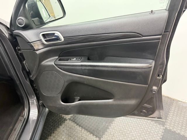2019 Jeep Grand Cherokee Laredo E