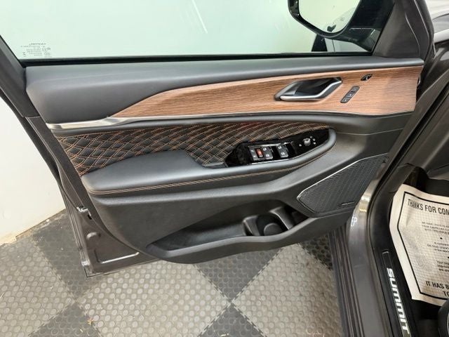 2025 Jeep Grand Cherokee L Summit